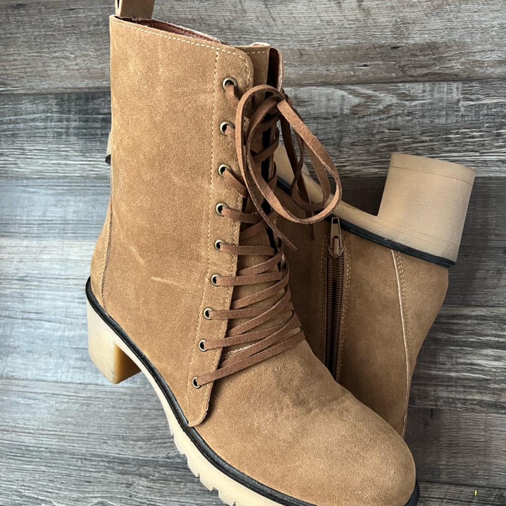 Oasis society size 9 boot